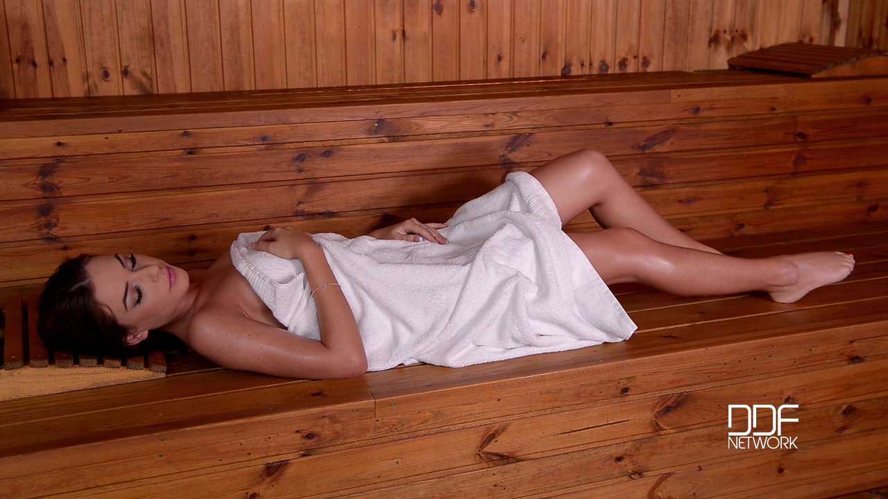 Sexy in the Sauna - Sizzling Solo Fingering Sesh